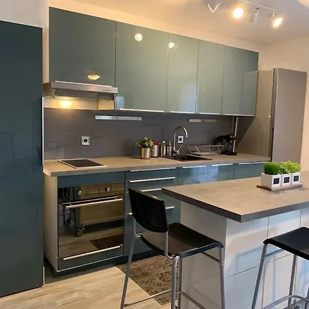 Apartment T2 Lespinet - - Parking Gratuit & Wifi *